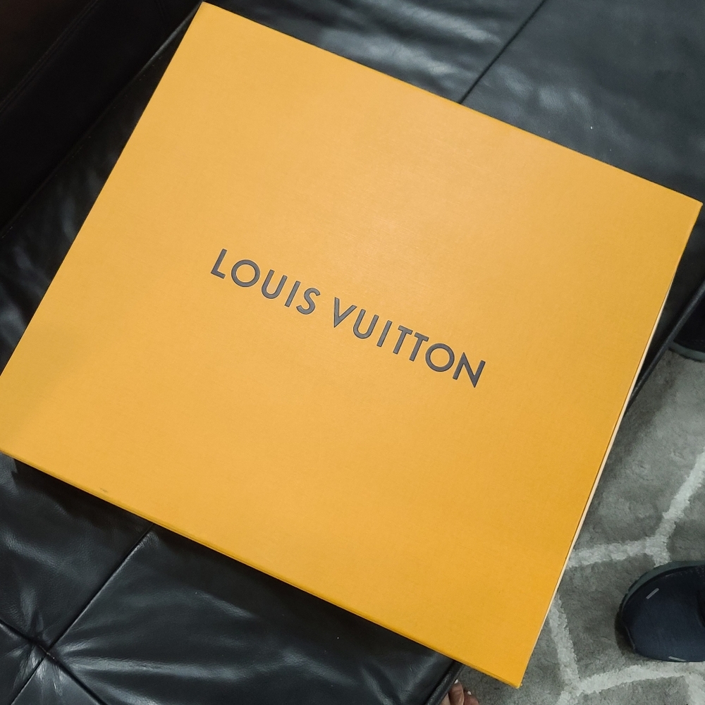 LOUIS VITTON BOX